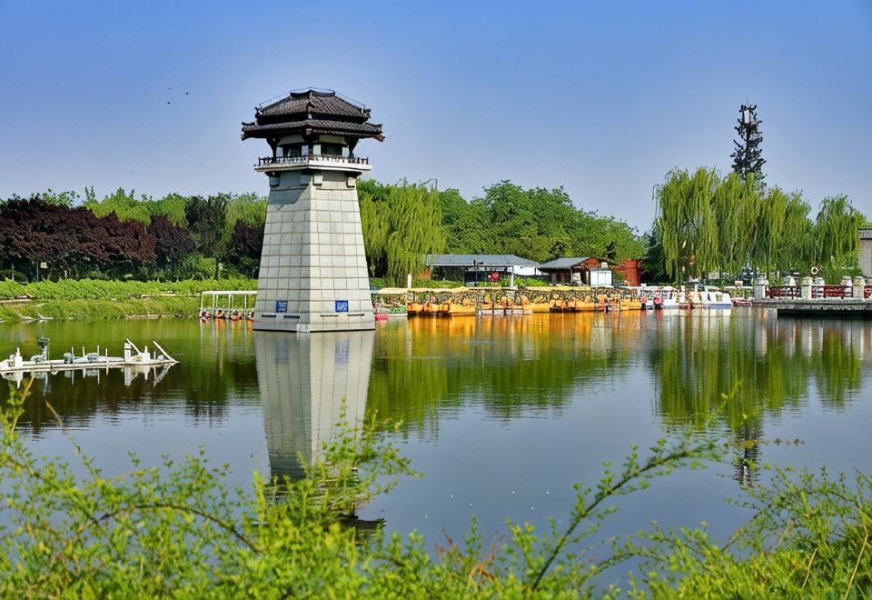 Crowne Plaza Xi'an Weiyang by IHG - Tap to explore photos