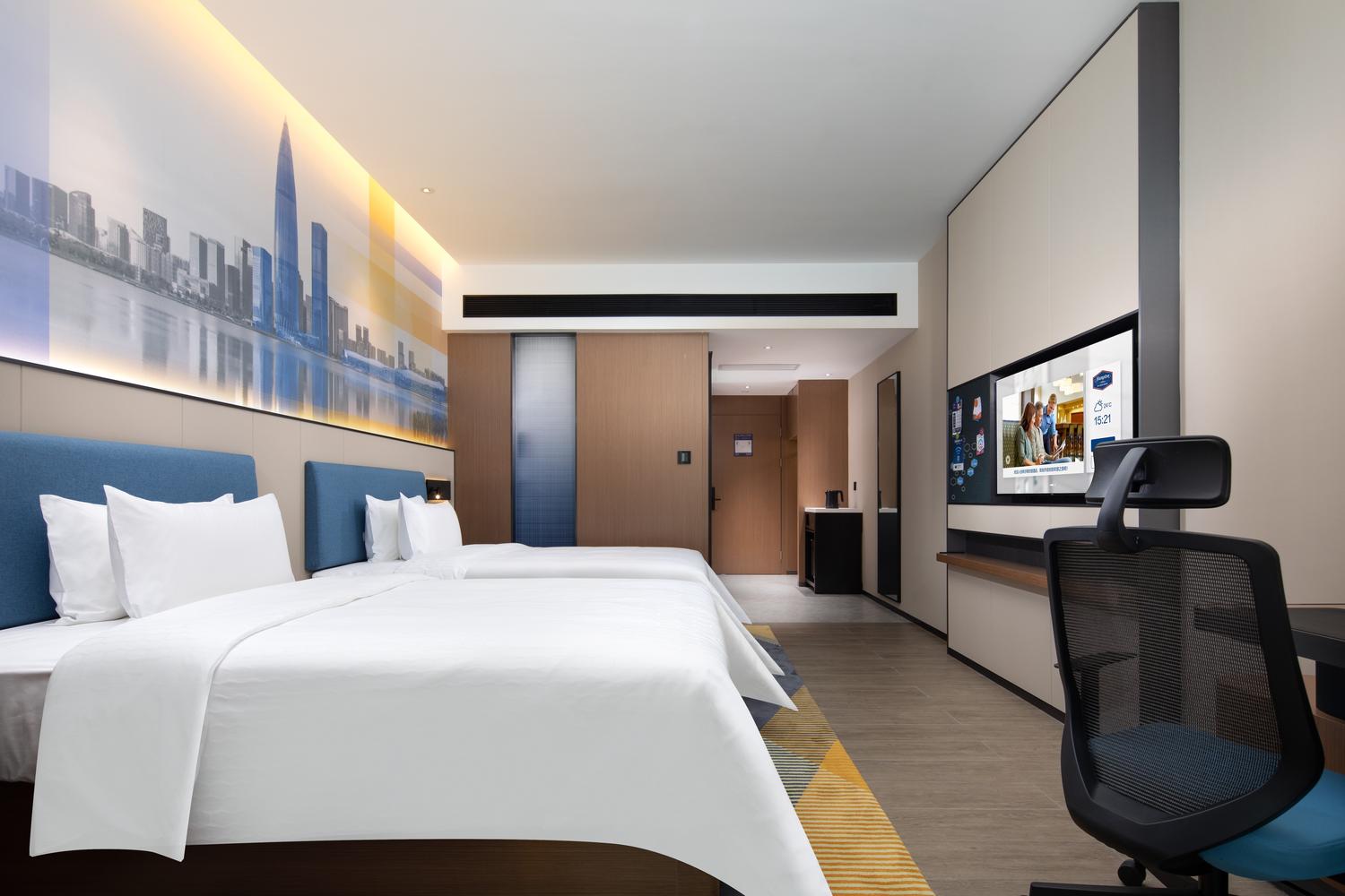 Hampton by Hilton Shenzhen Longgang Yonghu - Tap to explore photos