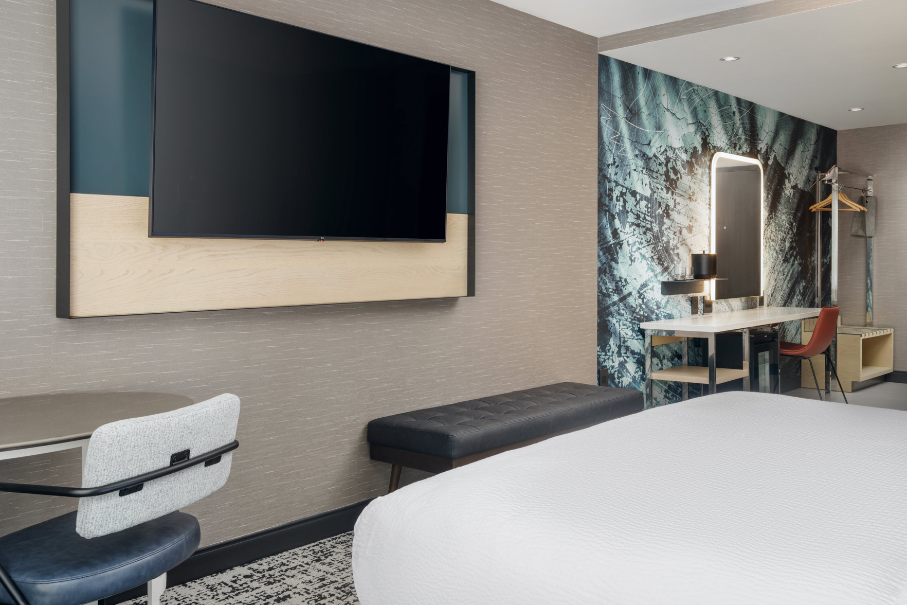 Tempo by Hilton Raleigh Downtown Room Type - King Room With Mobility Accessible Bathtub