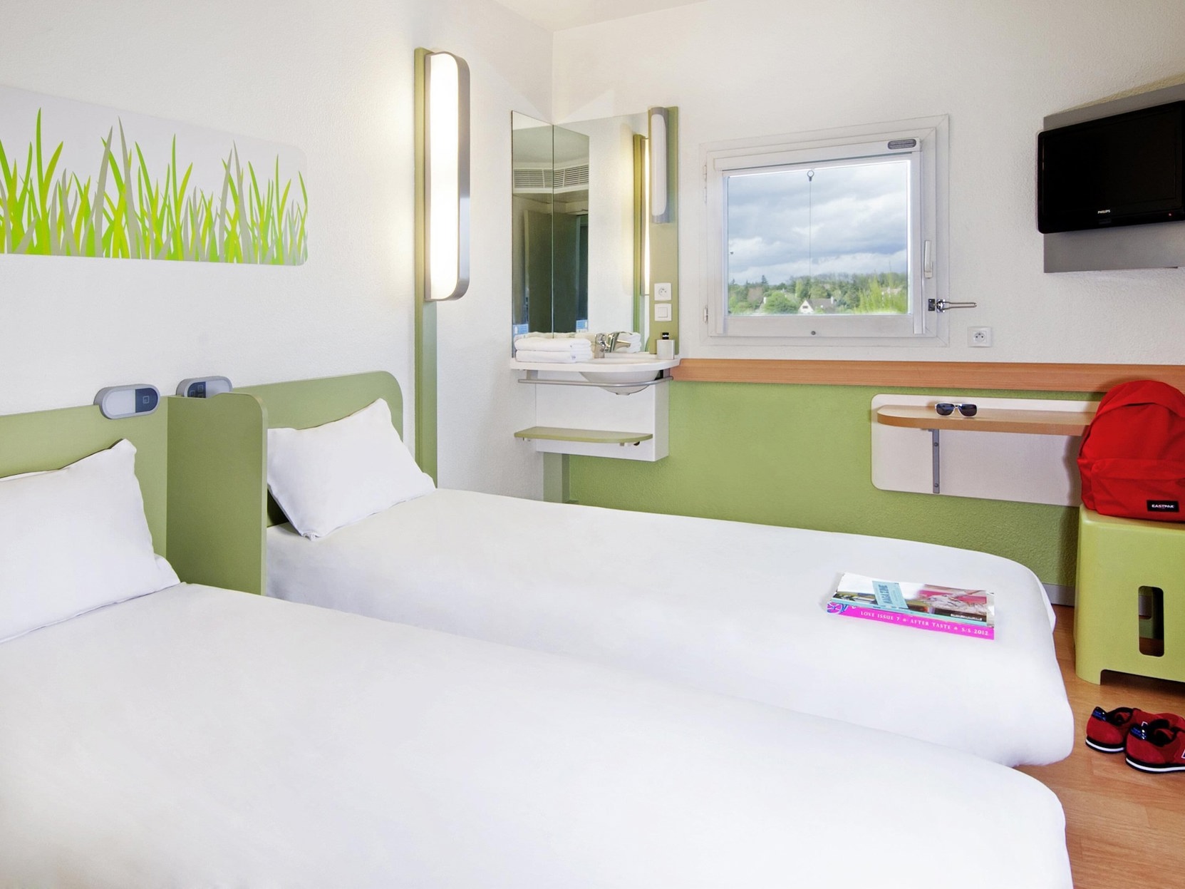 ibis budget Stuttgart City Nord - Tap to explore photos