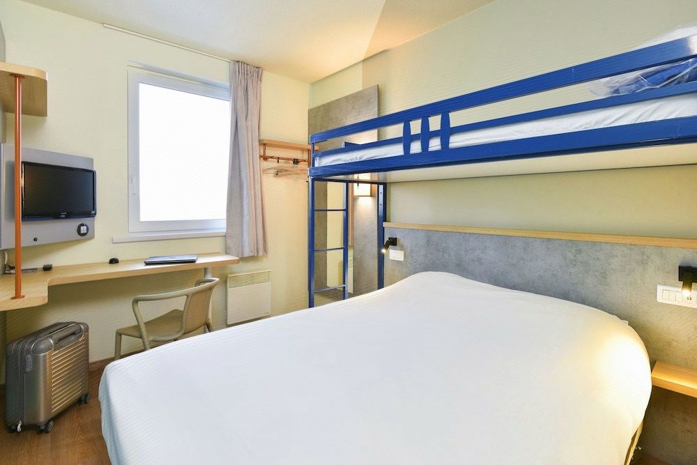 ibis budget Lyon Villeurbanne - Tap to explore photos