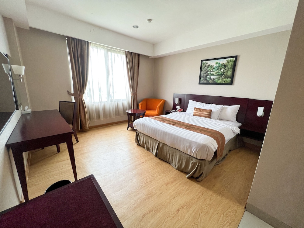 Asialink Premier Karawang Room Type - Room DELUXE
