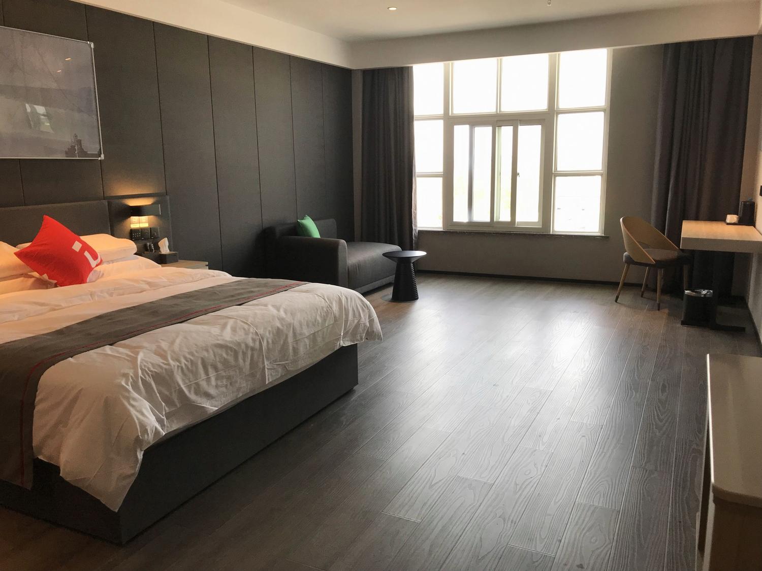 Shankee Hotel (Zhenjiang Jingkou Dinggang) - Tap to explore photos