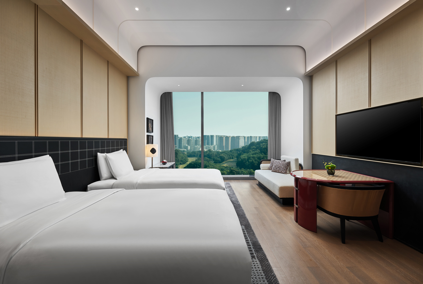 HUALUXE Shenzhen Bao'an by IHG - Tap to explore photos