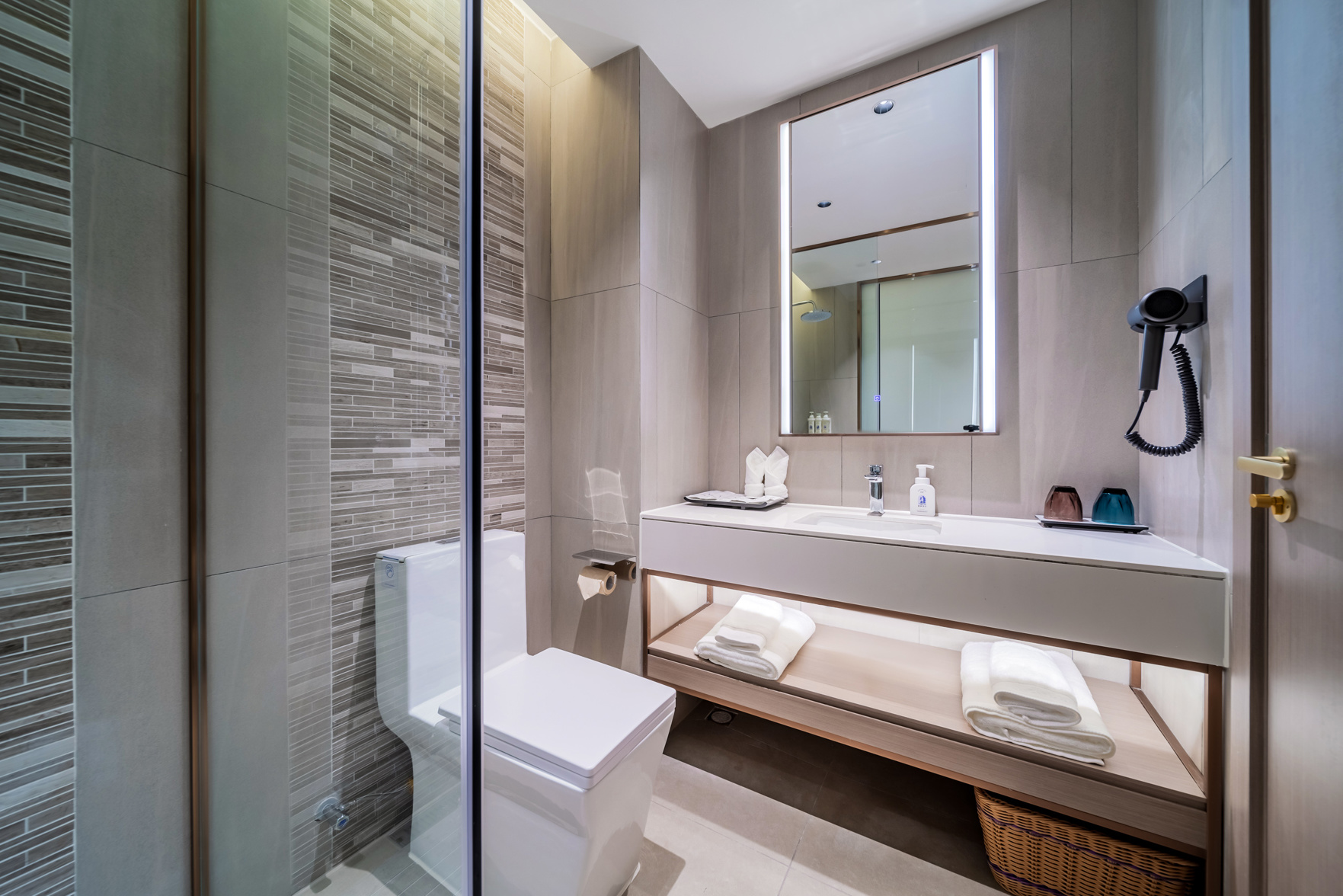 Lavande Hotels - Tap to explore photos