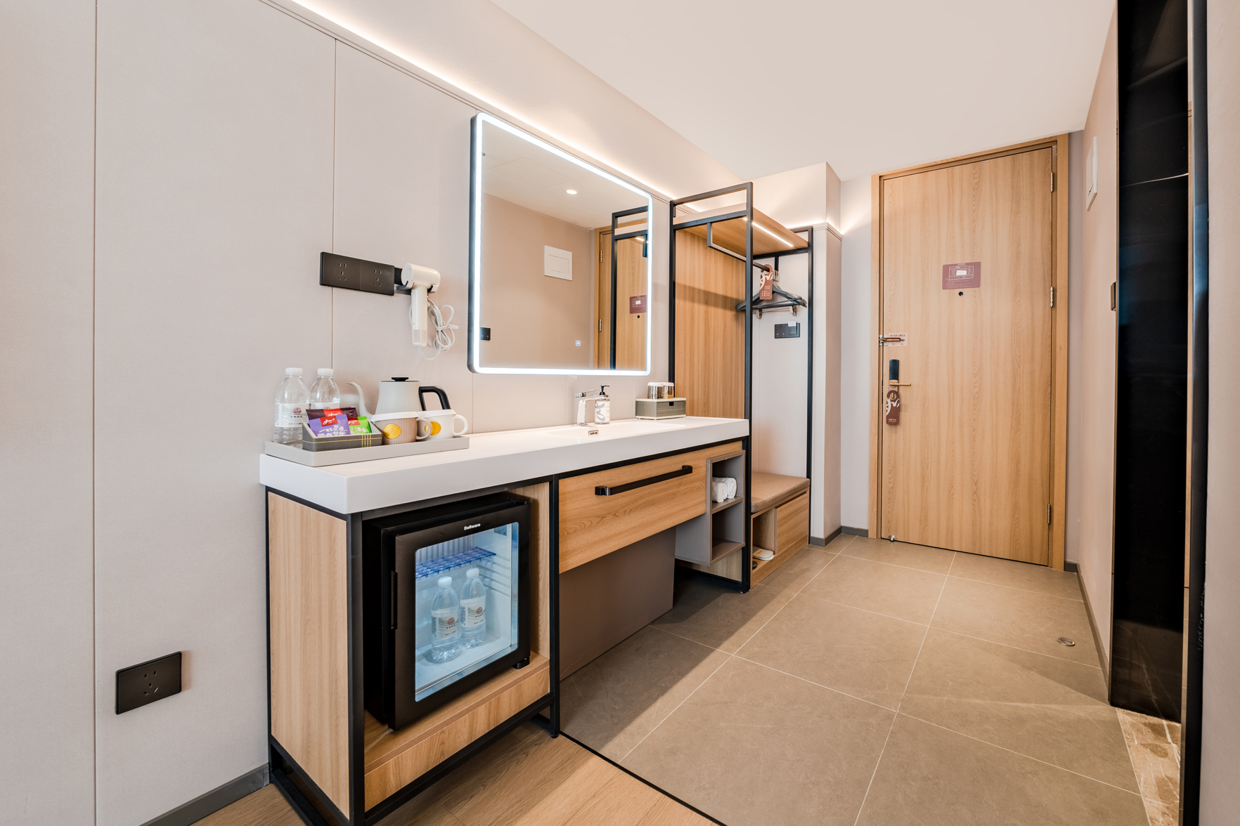 Homeinn Premium Hotel (Dalian High-Tech Wanda Plaza Branch) - Tap to explore photos