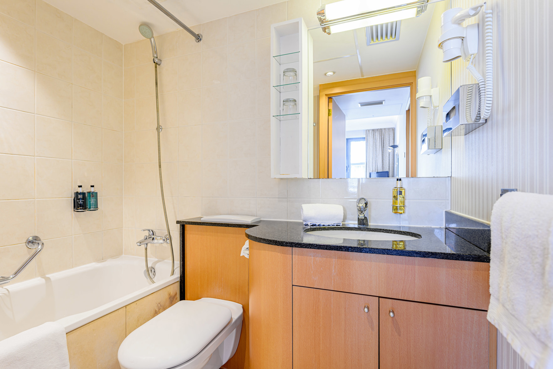 B-aparthotel Ambiorix Room Type - Apartment One Bedroom Tripple