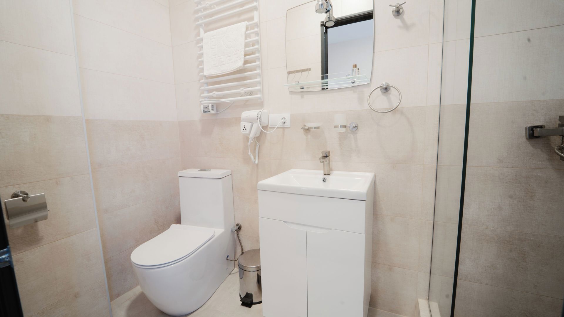Bathroom 3, Ere's Palace, Tbilisi