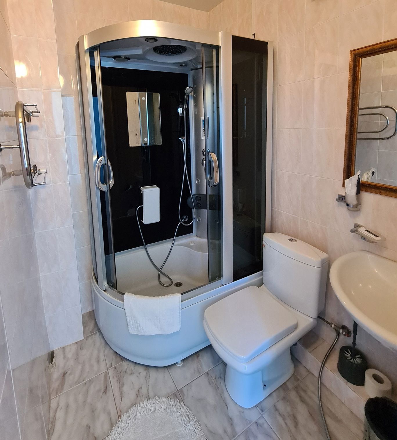 Golden Hotel photo 5