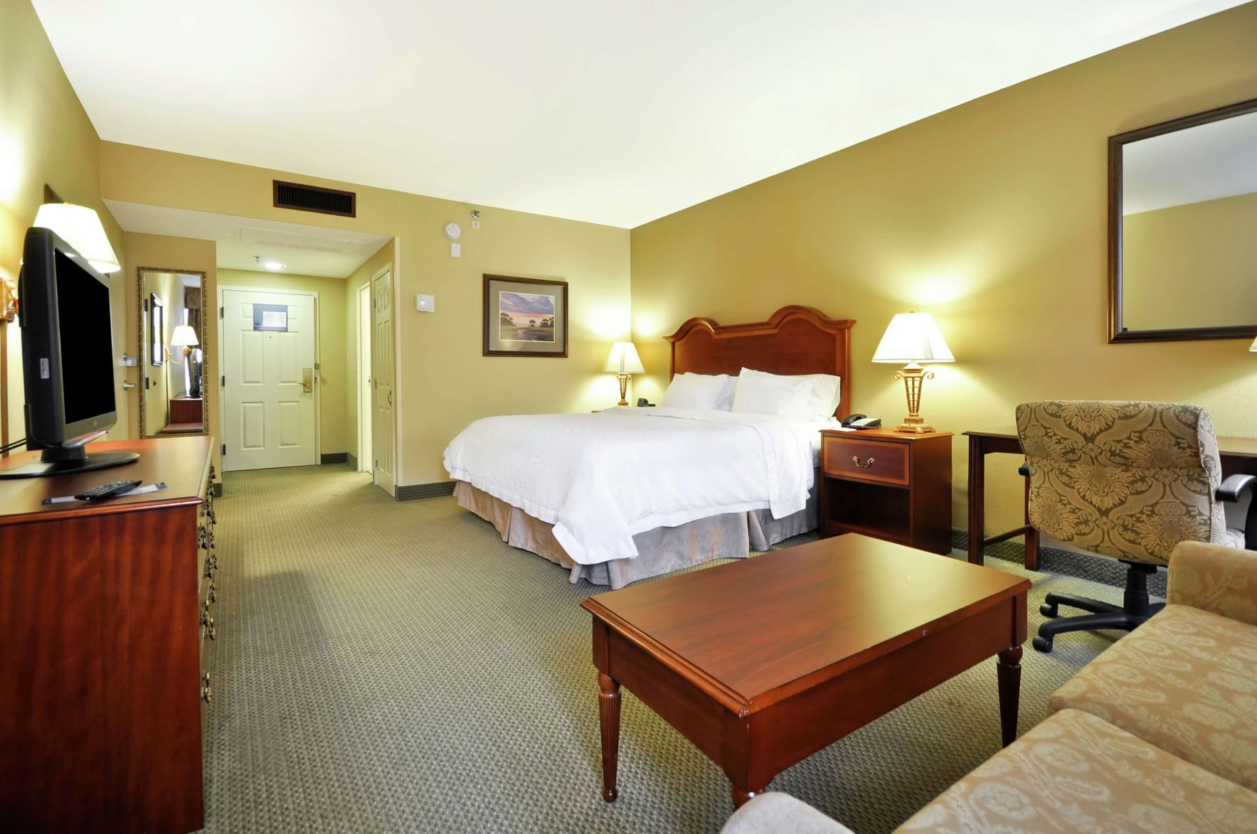 Hampton Inn Charleston - Historic District Room Type - Room, 1 King Bed, Accessible