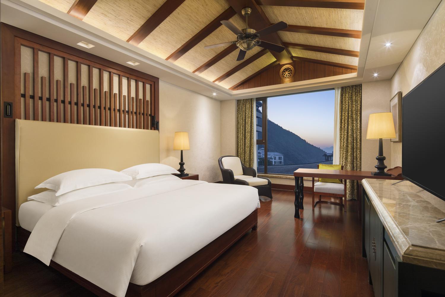 Hilton Sanqingshan Resort Room Type - KING GUEST ROOM