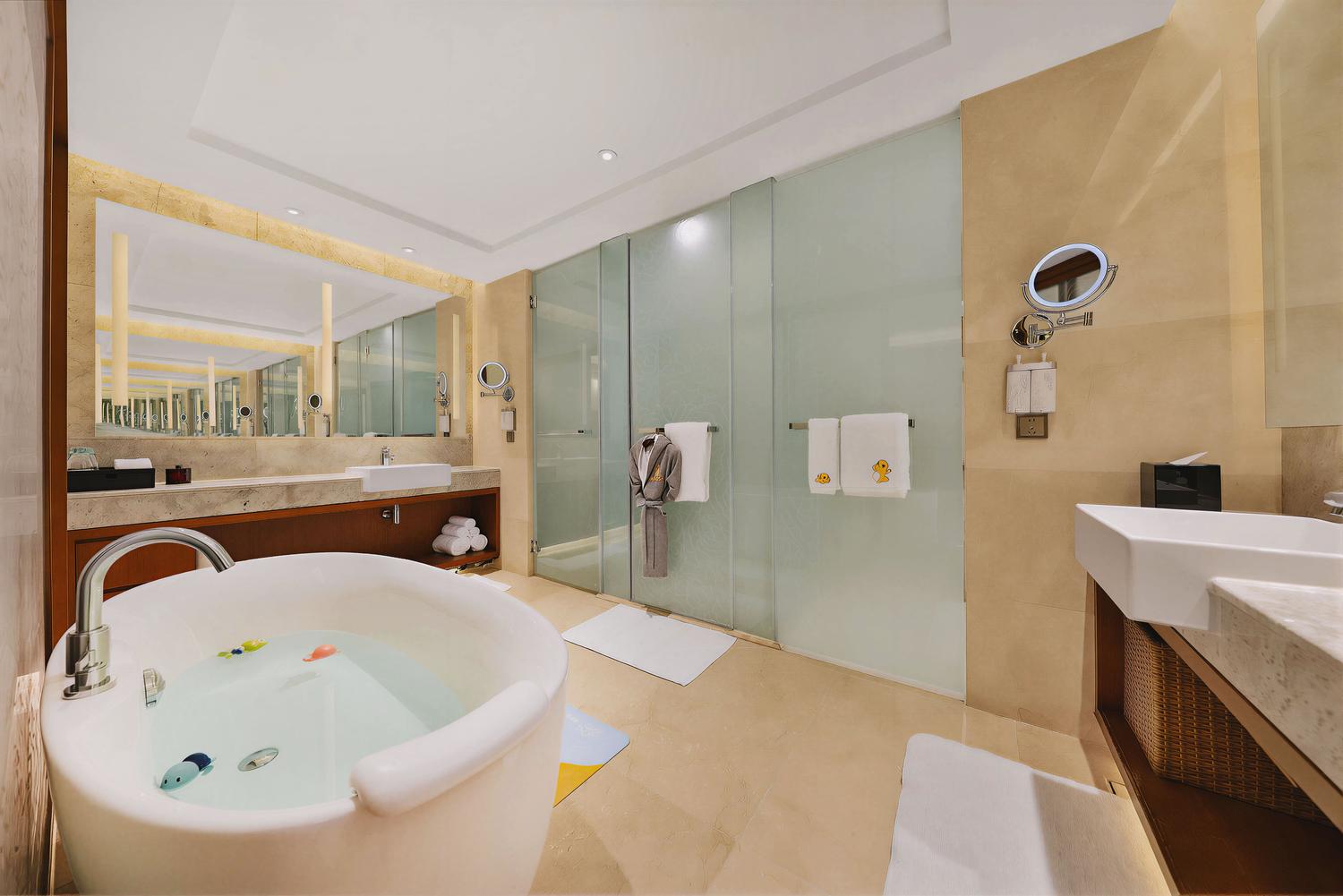 HUALUXE Hotels & Resorts Kunming - AN IHG HOTEL - Tap to explore photos