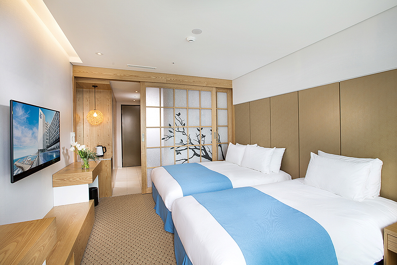 Hotel Whistlelark Jeju - Tap to explore photos