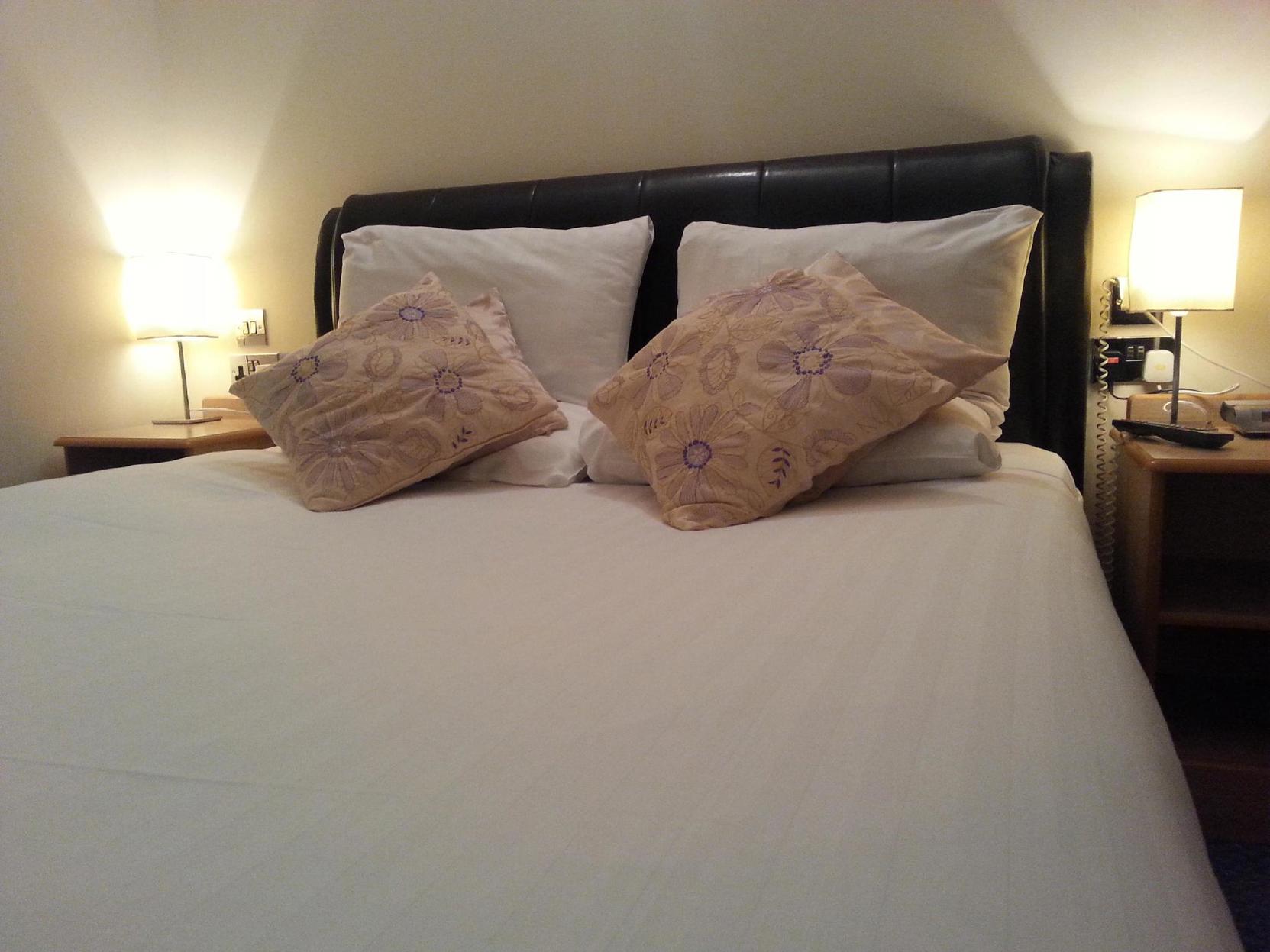Best Western Glasgow Hotel Room Type - Family Room with One Double Bed and One Single Bed - Non-Smoking Best Western Glasgow Hotel Room Type - Family Room with One Double Bed and One Single Bed - Non-Smoking