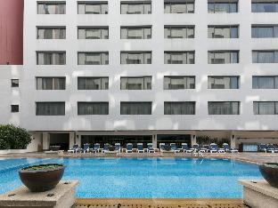 Swimming pool [outdoor]