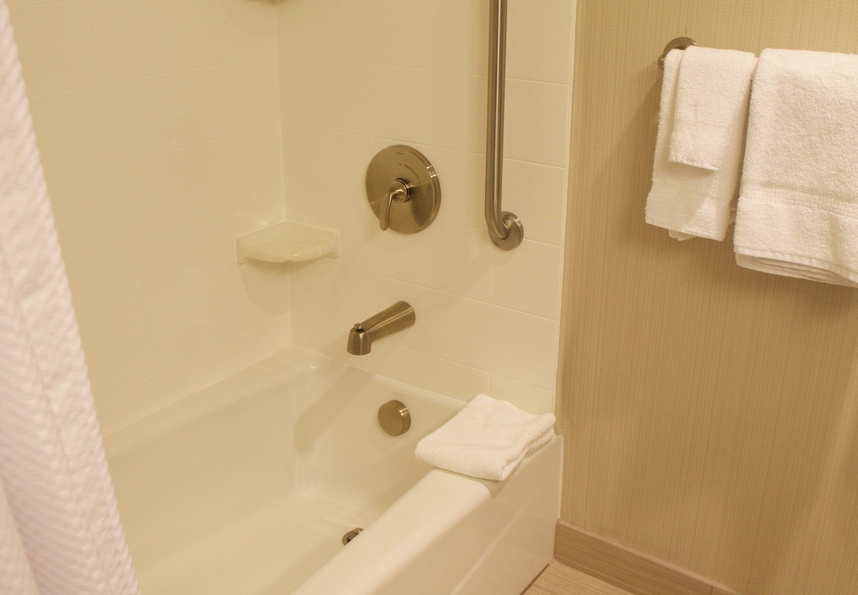 Courtyard by Marriott Asheville Airport - Tap to explore photos