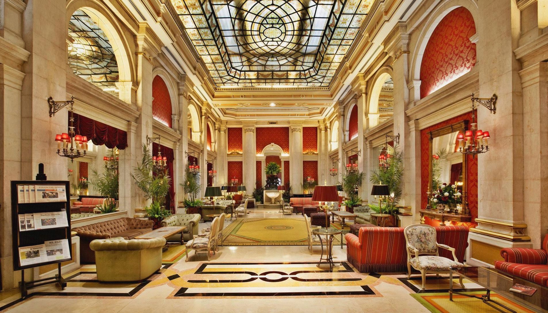 Avenida Palace - Tap to explore photos