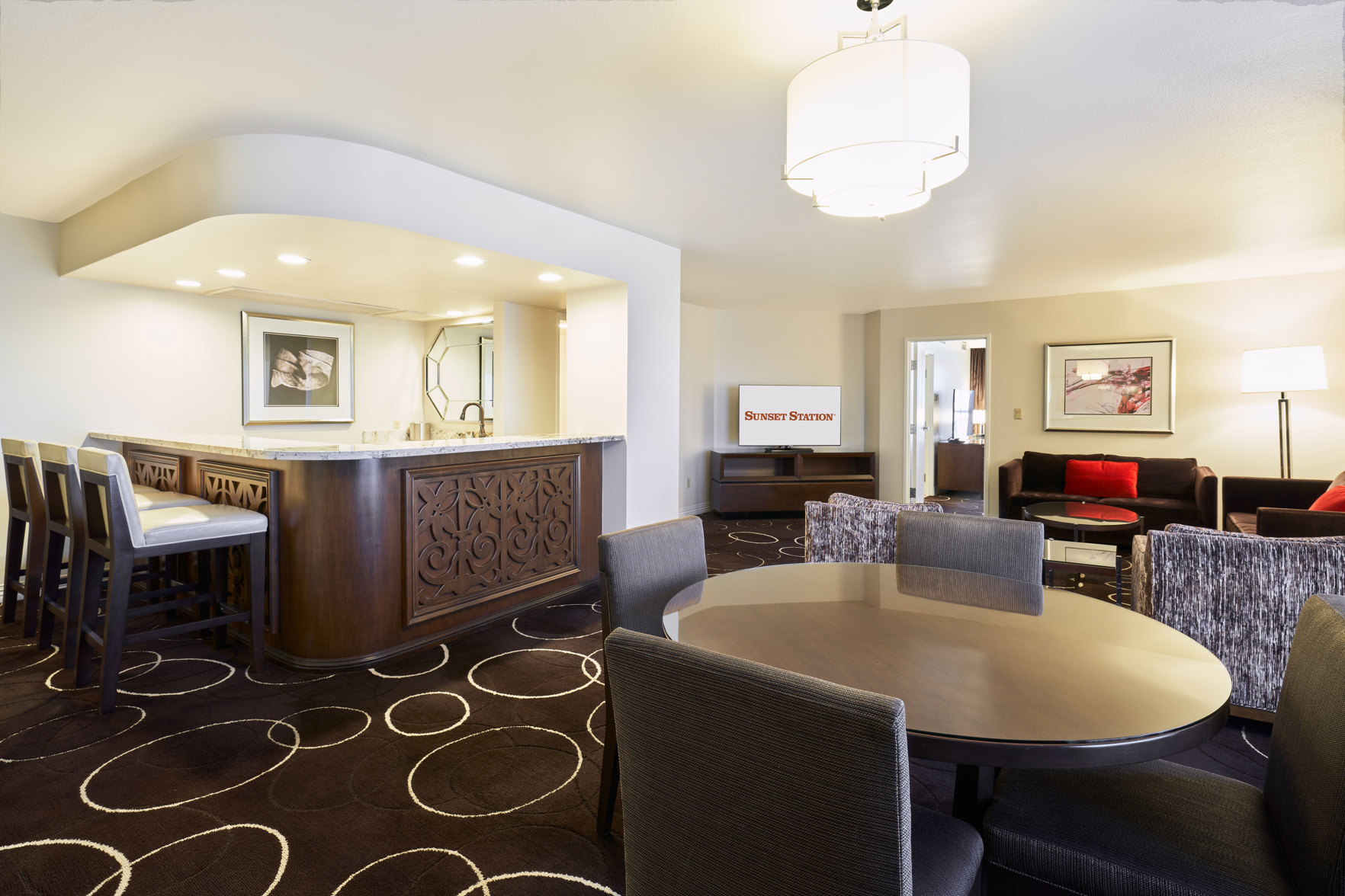 Sunset Station Hotel & Casino Room Type - Signature King Suite
