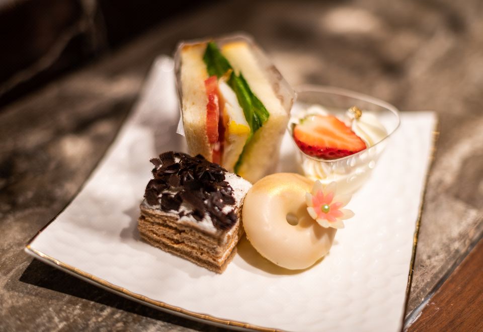 Food & Drinks