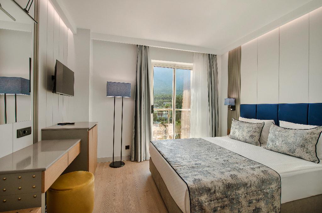 Sealife Kemer Resort Hotel - All inclusive - Tap to explore photos