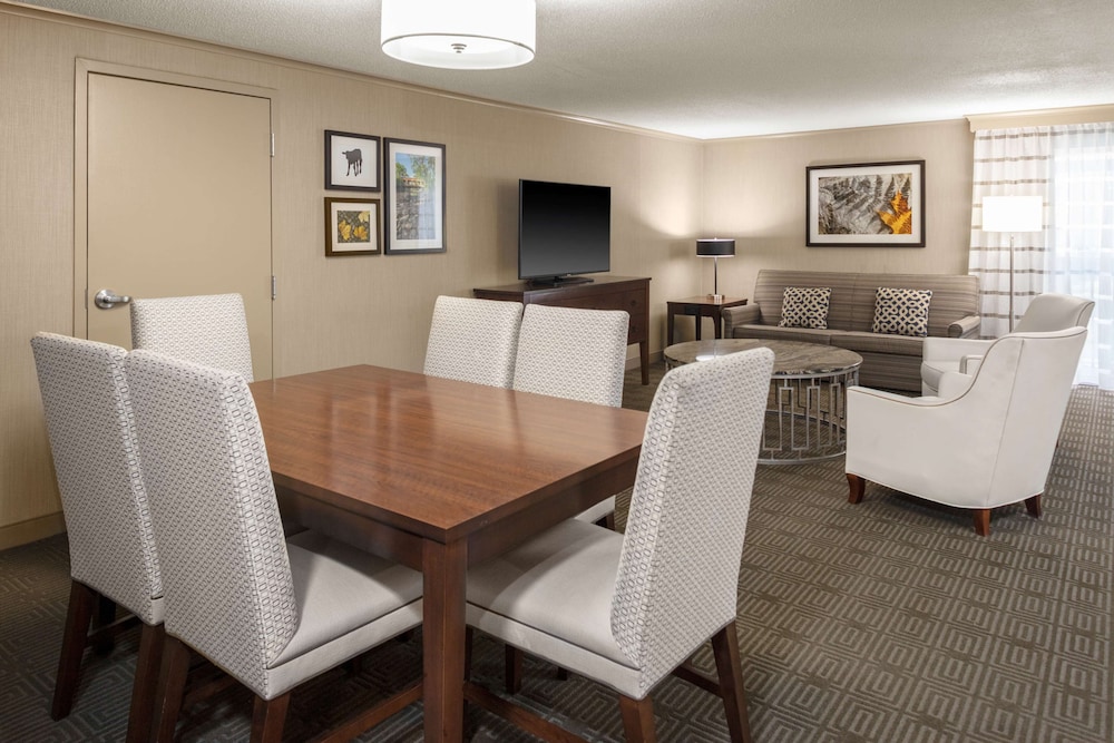 DoubleTree by Hilton Burlington Vermont - Tap to explore photos