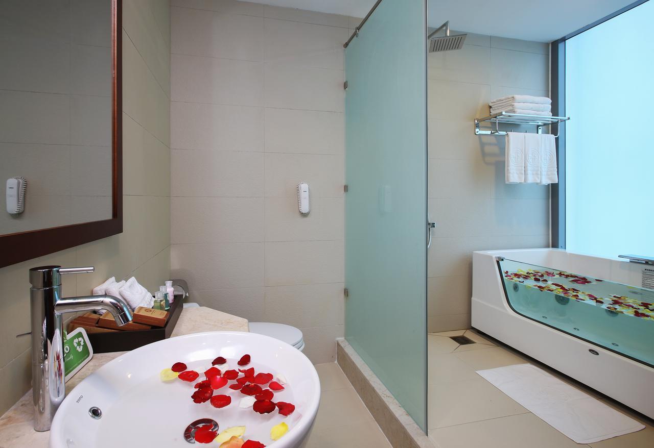 Eden Star Saigon Hotel Room Type - Premium Deluxe Room
