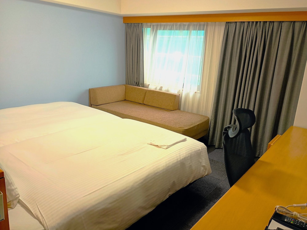 Richmond Hotel Hakataekimae - Tap to explore photos