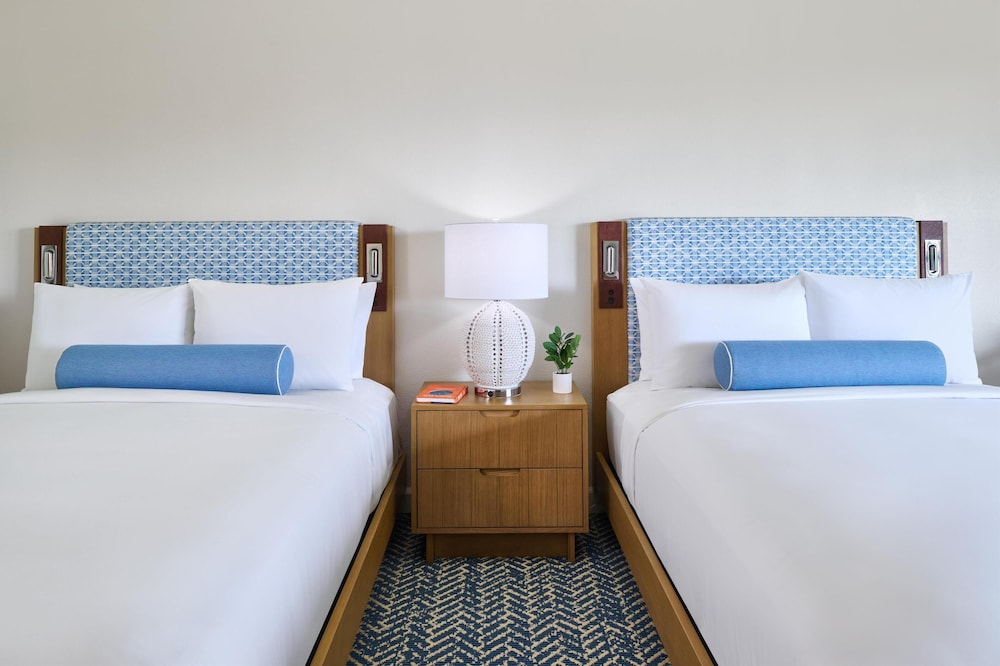 Kauai Beach Resort & Spa at Summer Ease Pavilion Room Type - Signature Room, 2 Queen Beds, Partial Ocean View (Club Lounge Access, Newly Renovated)