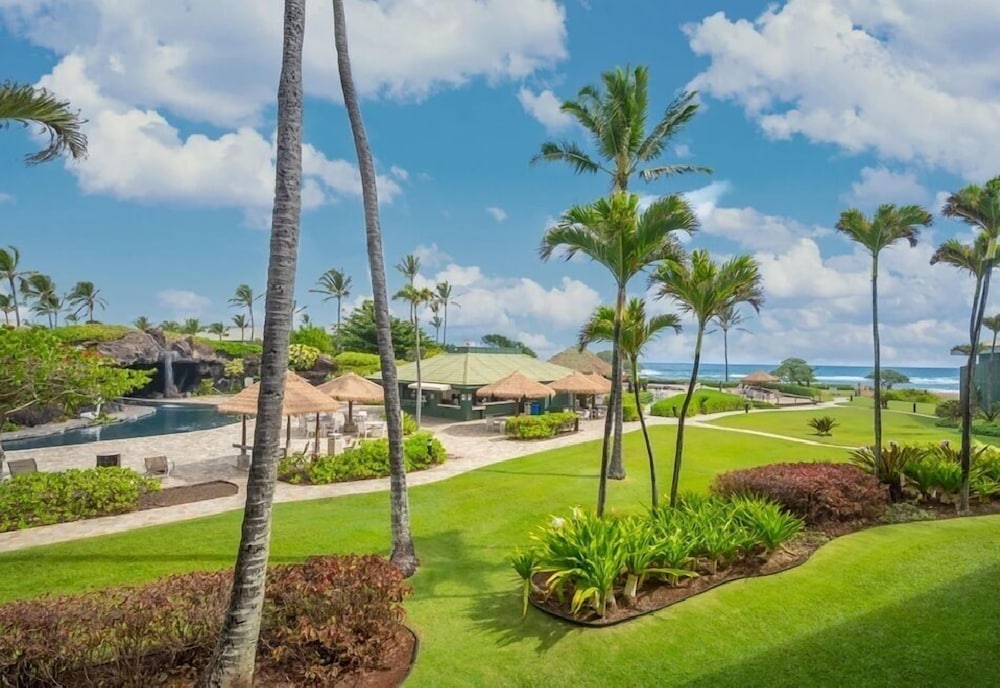 Kauai Beach Resort & Spa at Summer Ease Pavilion Room Type - Signature Room, 1 King Bed, Partial Ocean View (Newly Renovated)