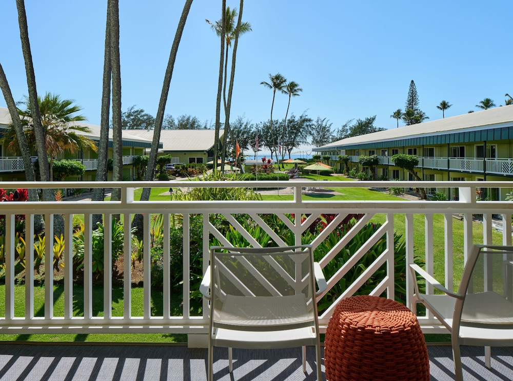 Kauai Shores Hotel Room Type - Newly Renovated Room (Ocean View)