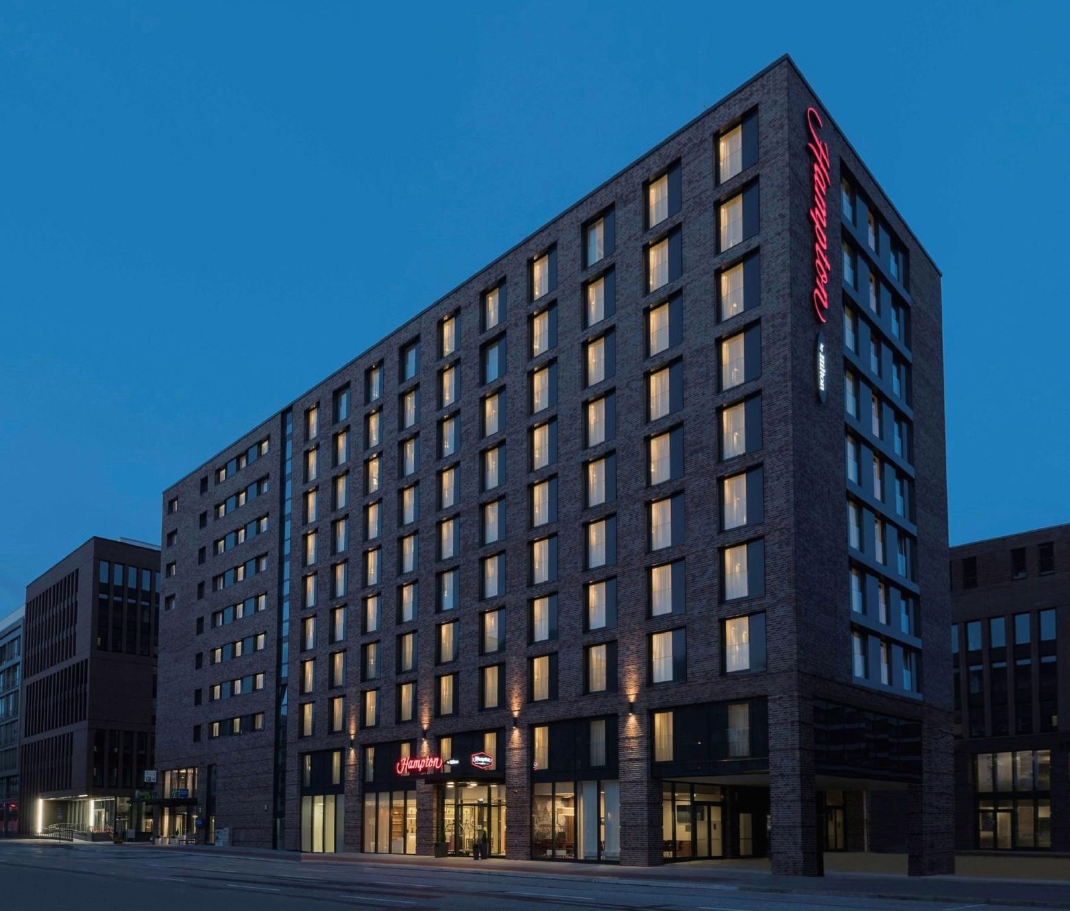 Hampton by Hilton Hamburg City Centre - Tap to explore photos