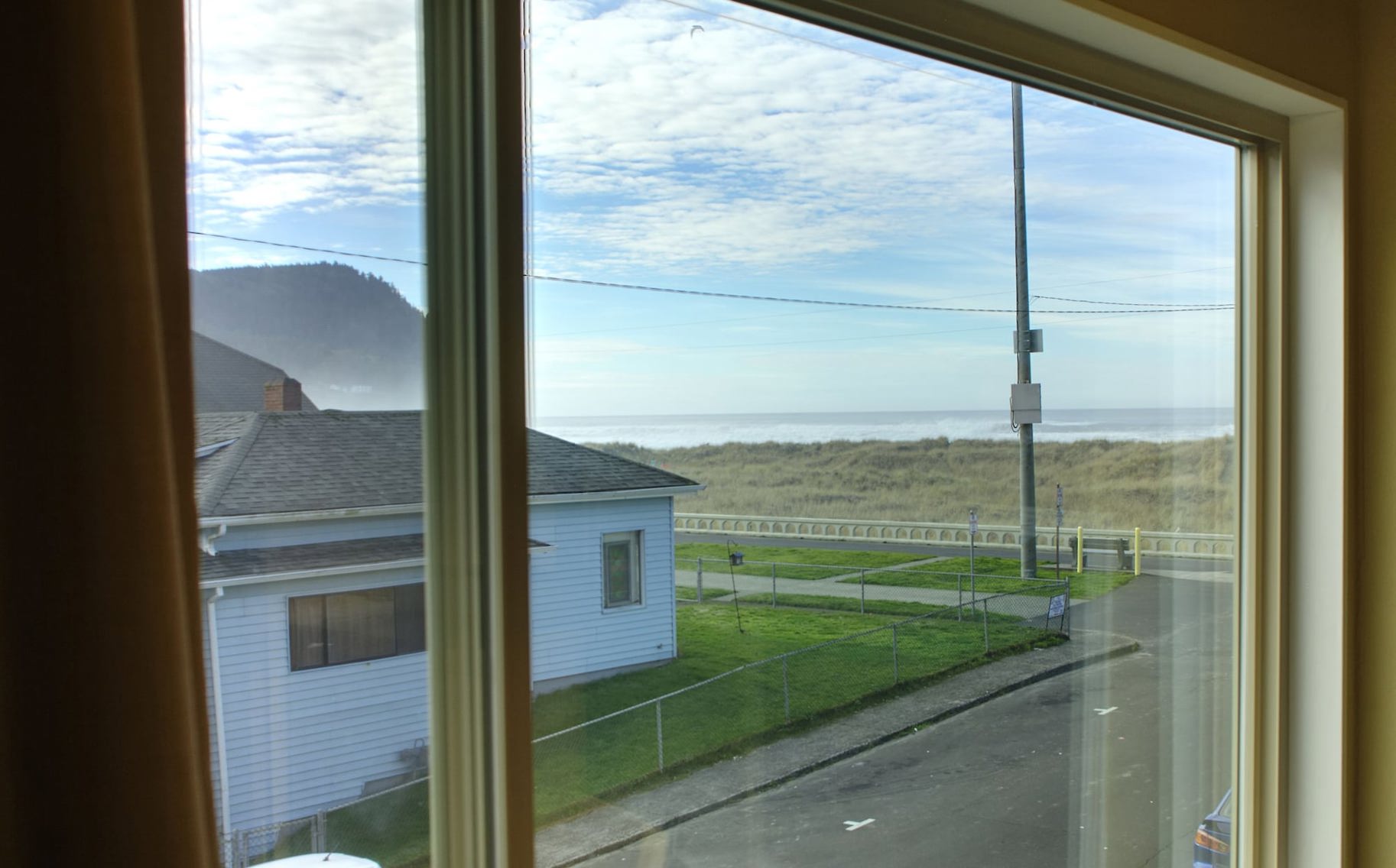 Hi-Tide Oceanfront Inn Room Type - King Room with Partial Ocean View