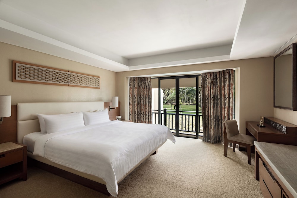 Shangri-La Rasa Ria, Kota Kinabalu Room Type - Garden Wing Superior Rainforest King Room Shangri-La Rasa Ria, Kota Kinabalu Room Type - Garden Wing Superior Rainforest King Room