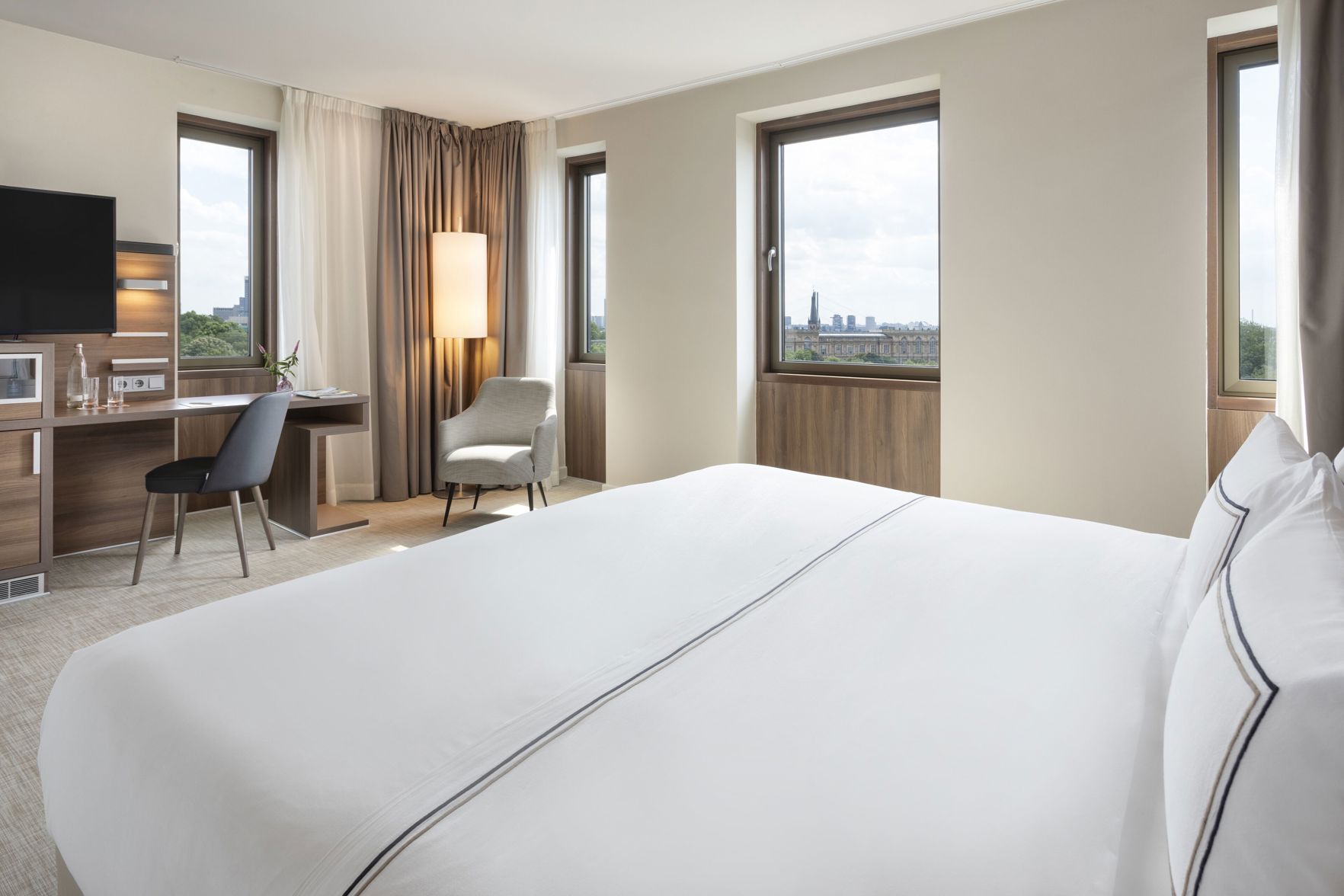 Meliá Düsseldorf - Tap to explore photos