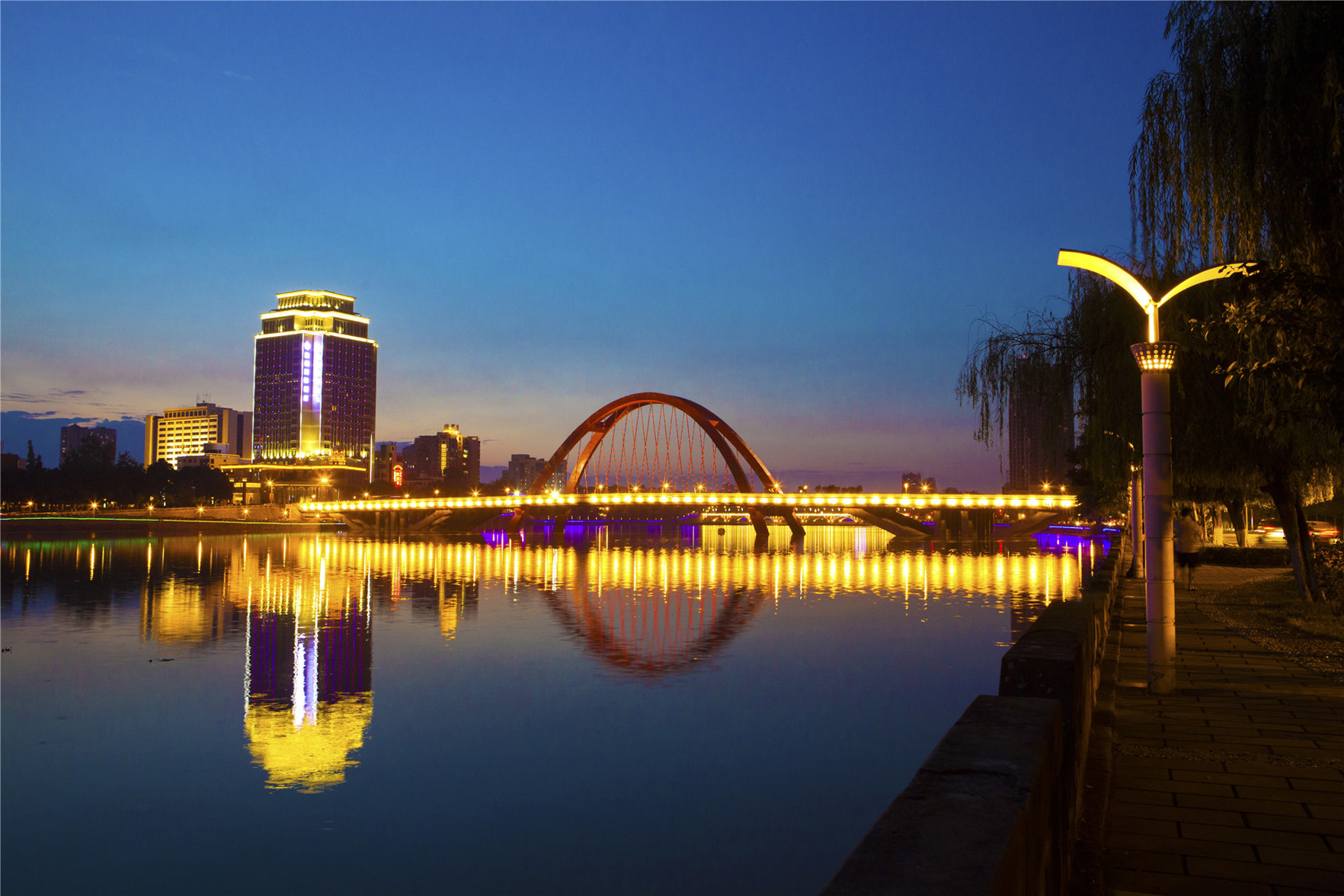 Jinghu Hotel - Tap to explore photos