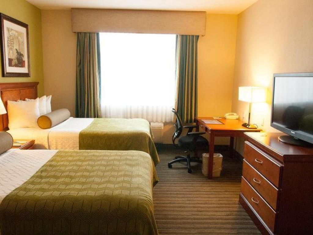 Best Western Plus Miami-Doral/Dolphin Mall - Tap to explore photos