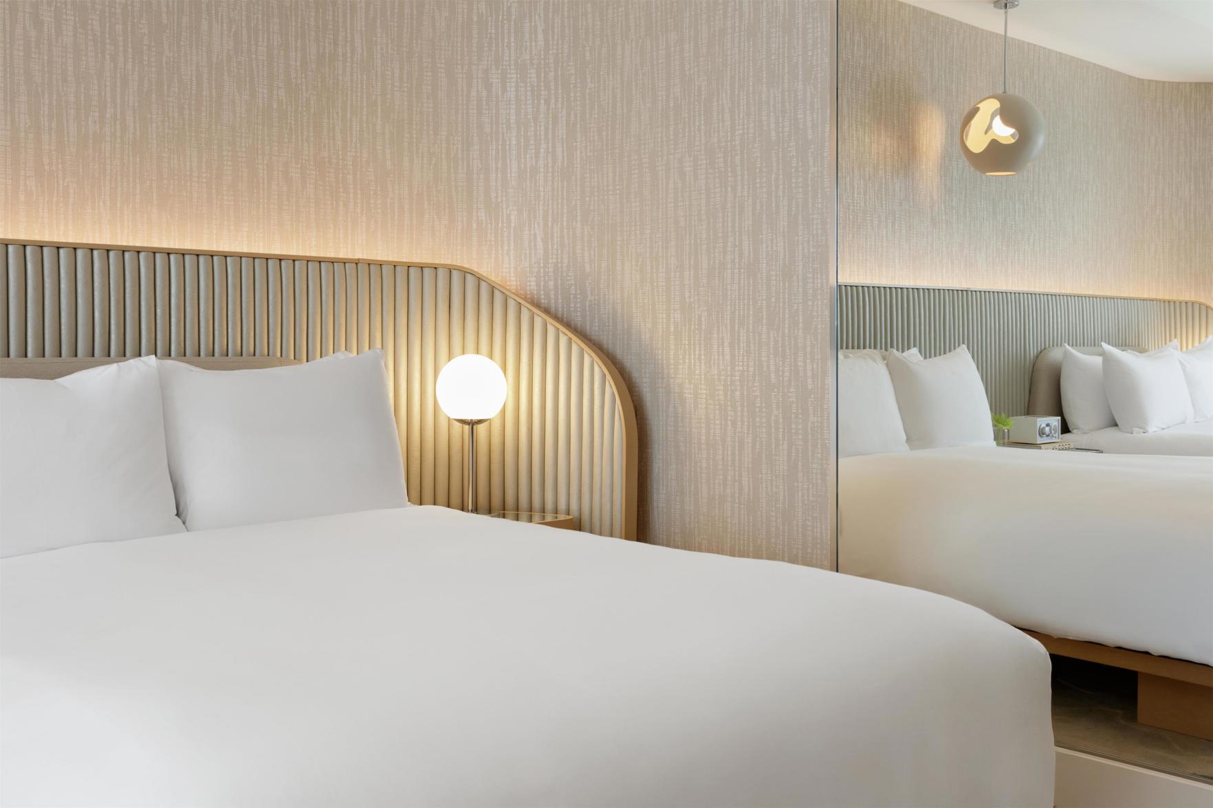 ANDAZ MIAMI BEACH, BY HYATT Room Type - Two Queen Room ADA Tub