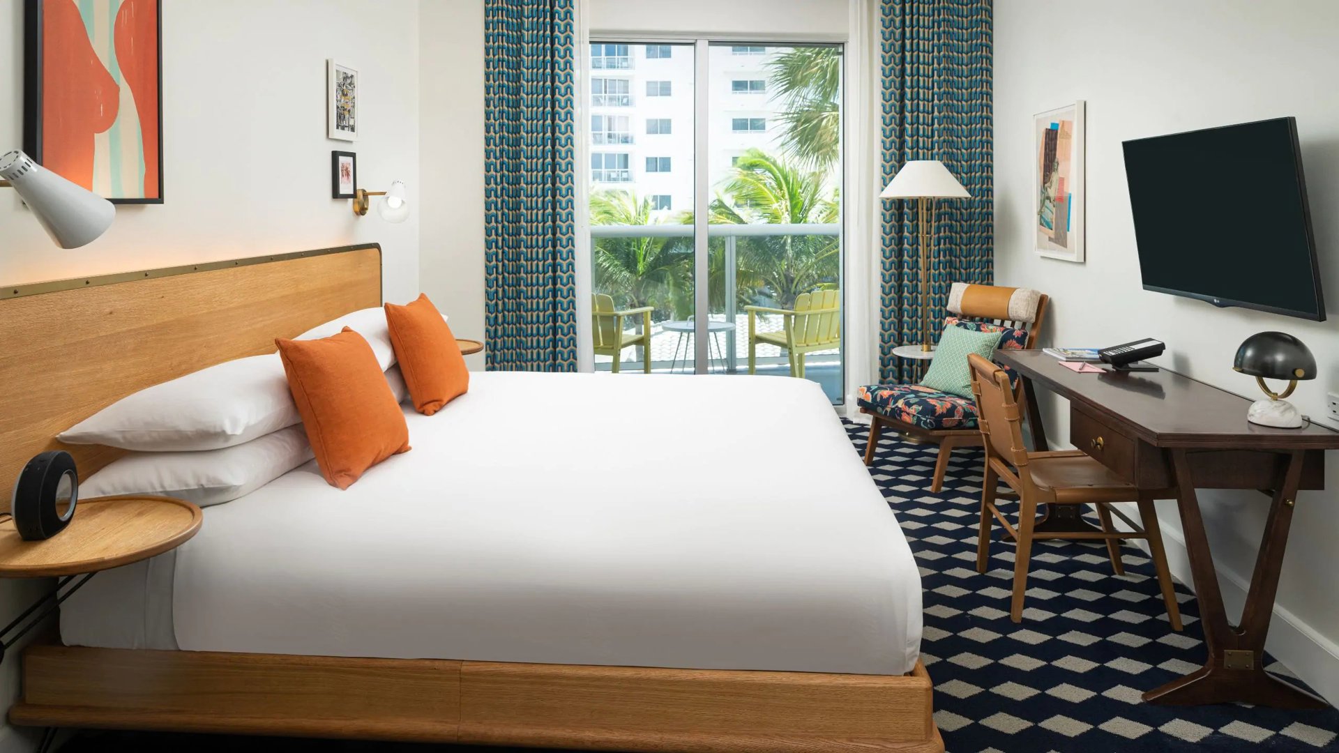 ANDAZ MIAMI BEACH, BY HYATT - Tap to explore photos