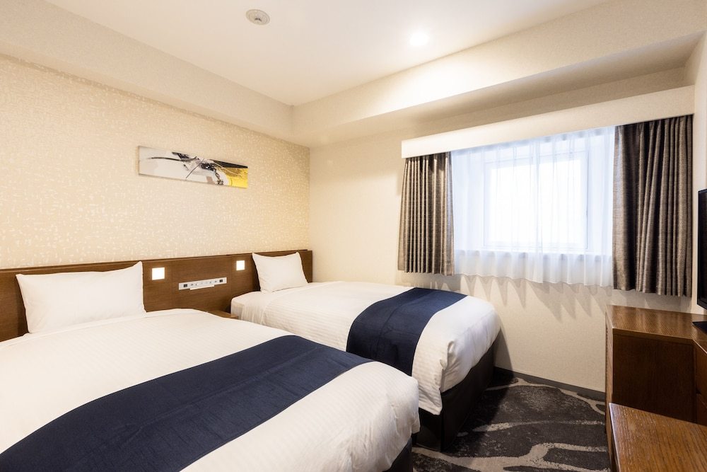 Room:1000px