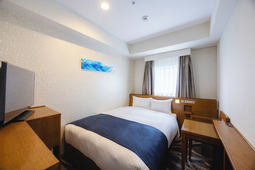 Room:1000px
