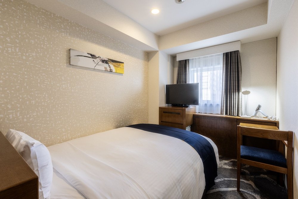 Room:1000px
