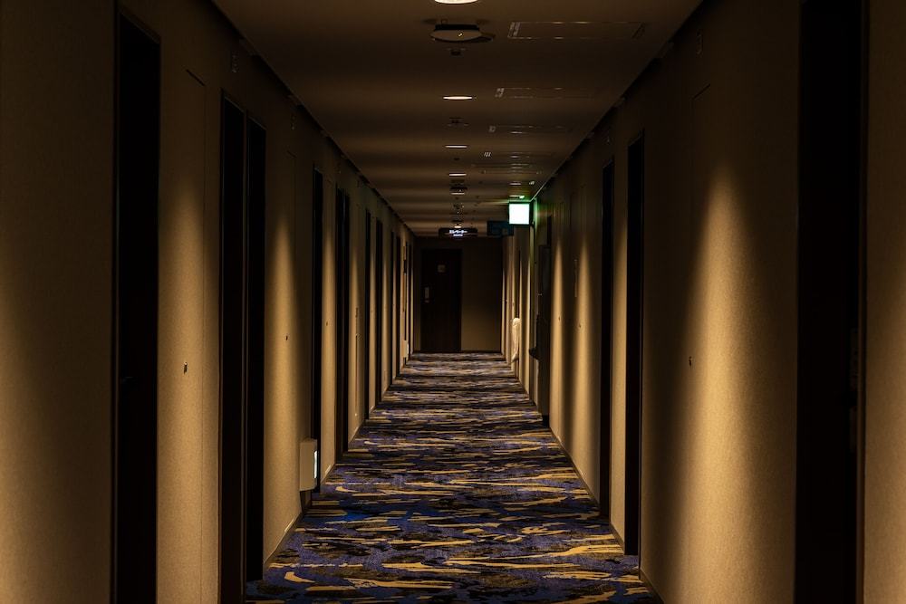 Room:1000px