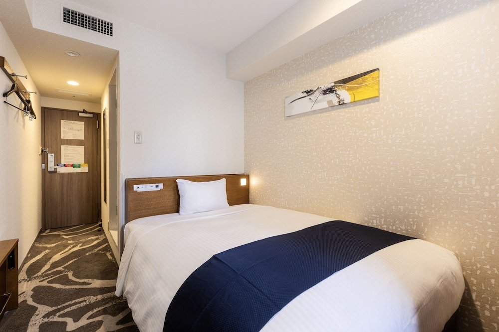 Room:1000px