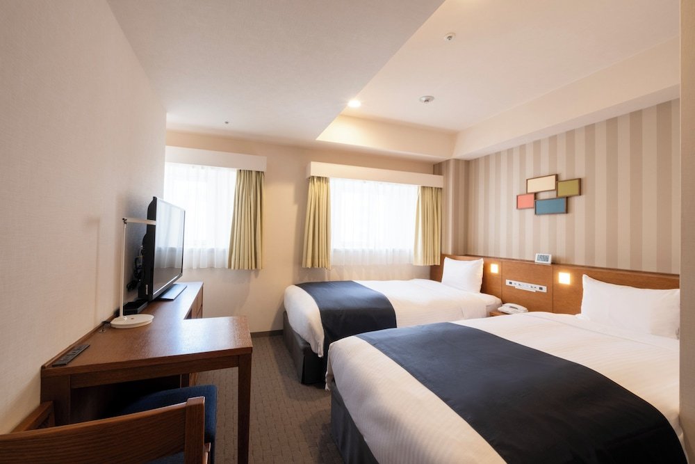 Room:1000px