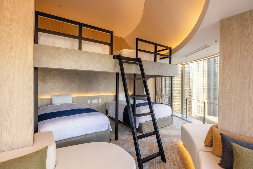 Room:1000px