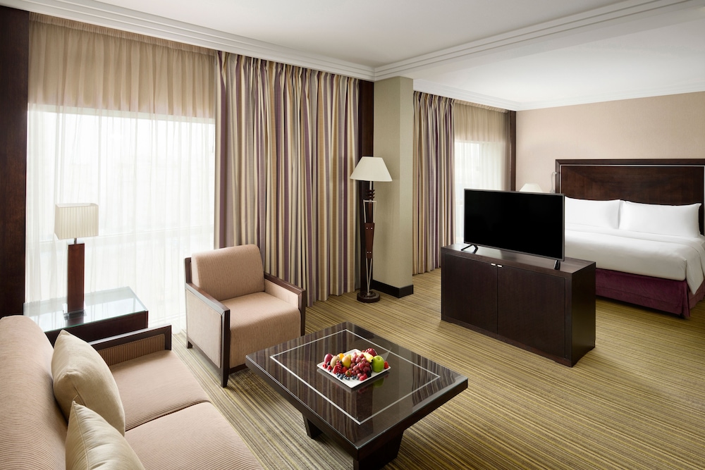 Swissotel Jeddah Al Hamra - Tap to explore photos