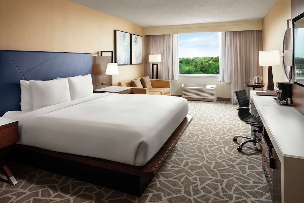 DoubleTree by Hilton Annapolis Room Type - DOUBLE DELUXE NON SMOKING