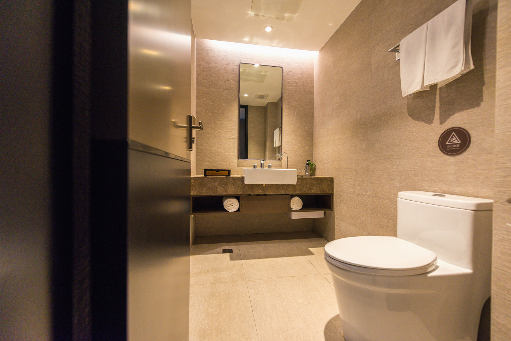 Homeinn Plus Hotel (Dalian Economic and Technological Development Zone Jinma Road) - Tap to explore photos
