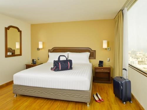 Hotel Estelar Miraflores - Tap to explore photos