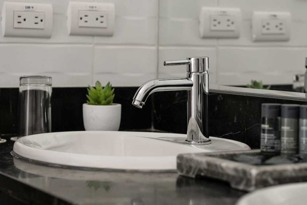Bathroom:1000px